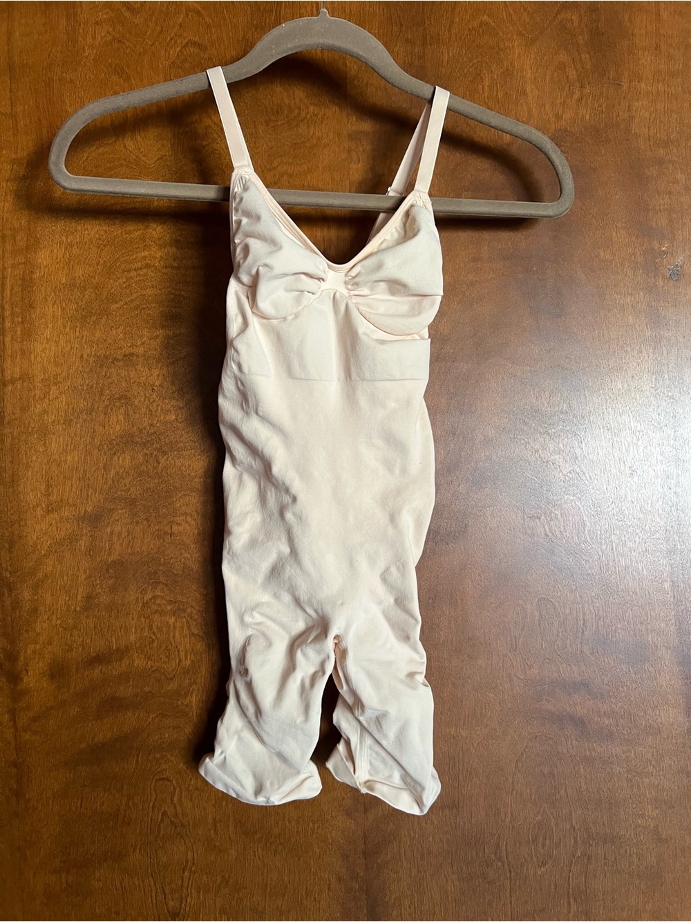 NWOT SKIMS Light Blush Sculpting Bodysuit